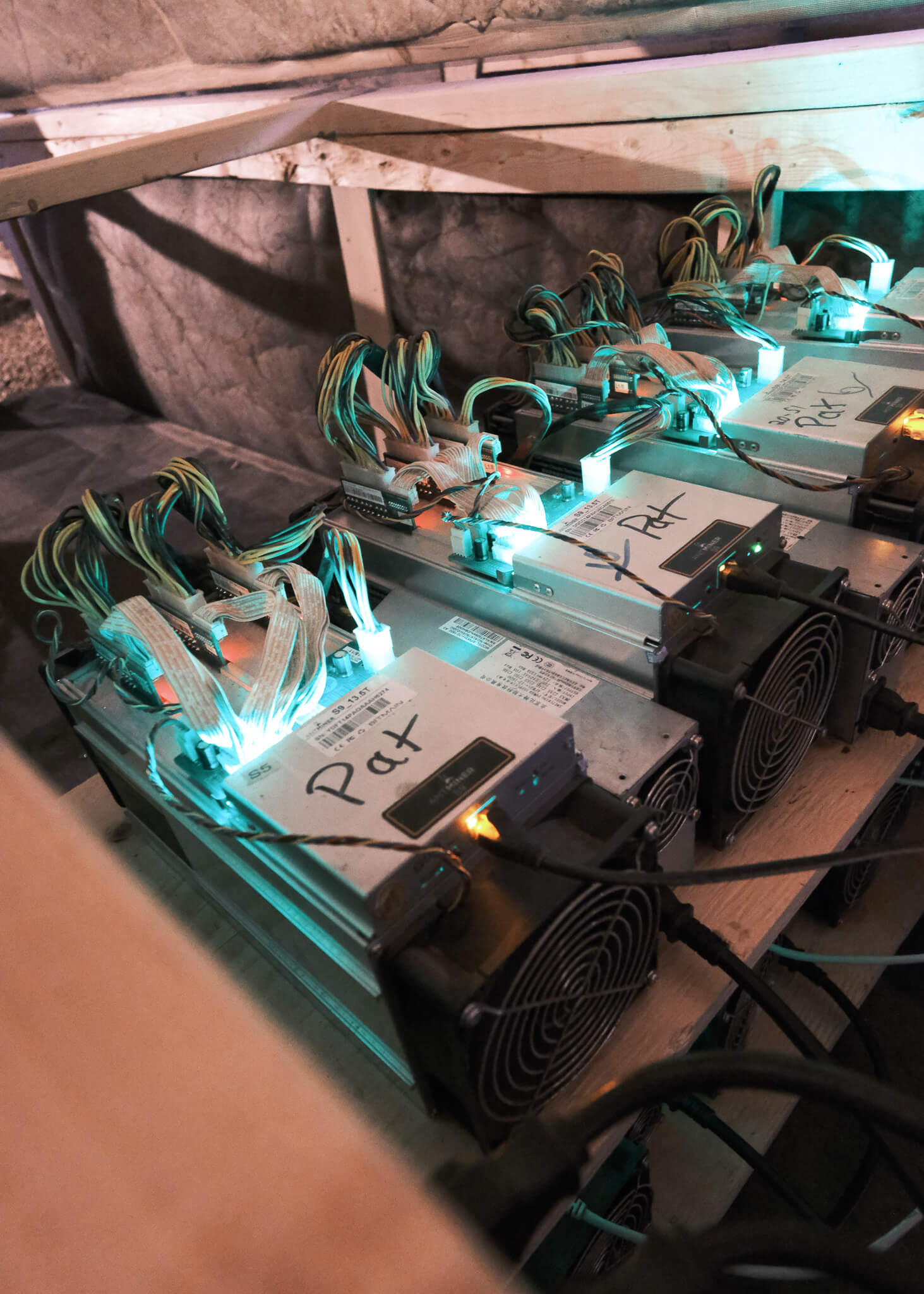 pilou-bitcoin-eglise-camp-de-base Serveurs de cryptomonnaie - S'établir à Saint-Adrien