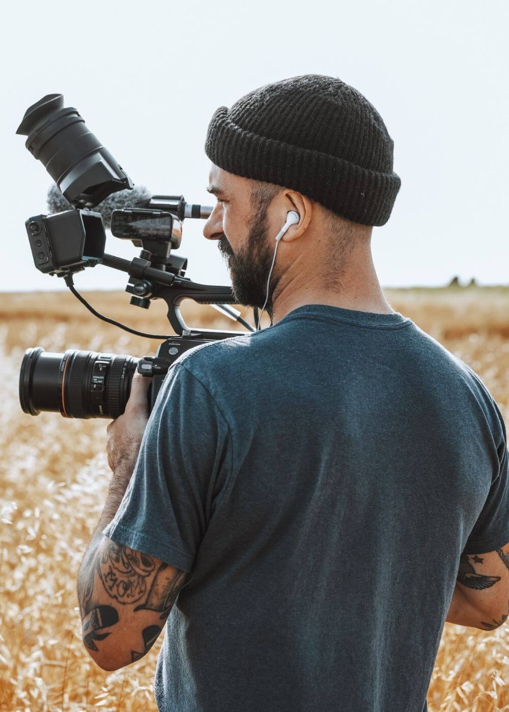 sacha-videaste-camp-de-base Homme avec une caméra