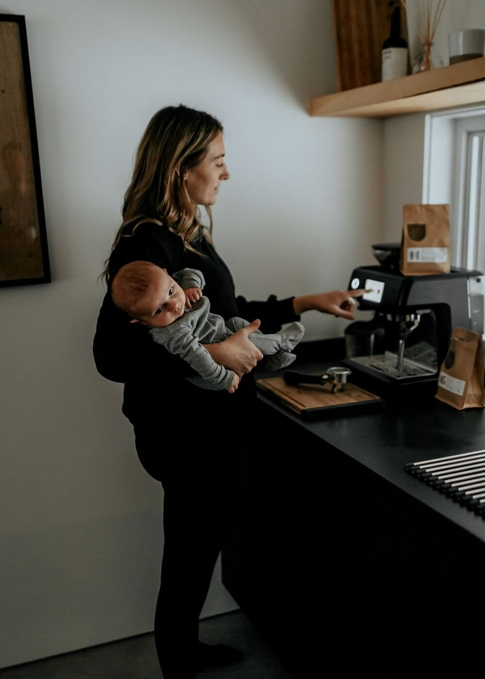 Breville x CampDeBase karolina krupa avec bébé et café
