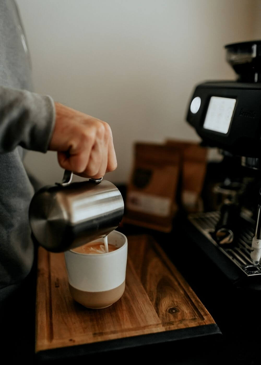 Breville x CampDeBase latté barista touch breville