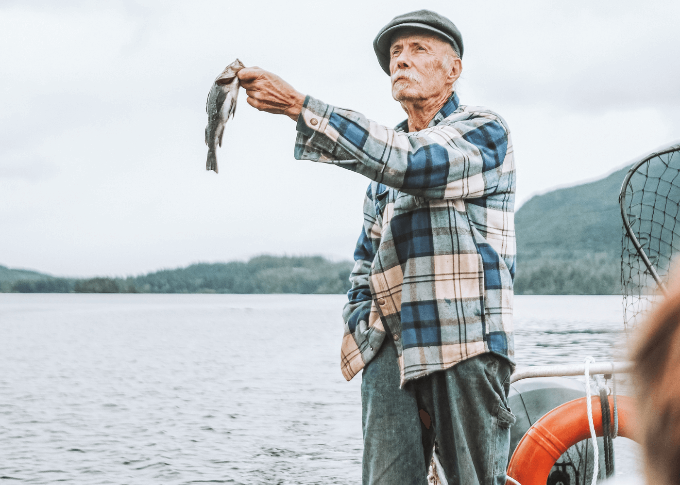 CampDeBase vie sur une île flottante Wayne Adams à la pêche