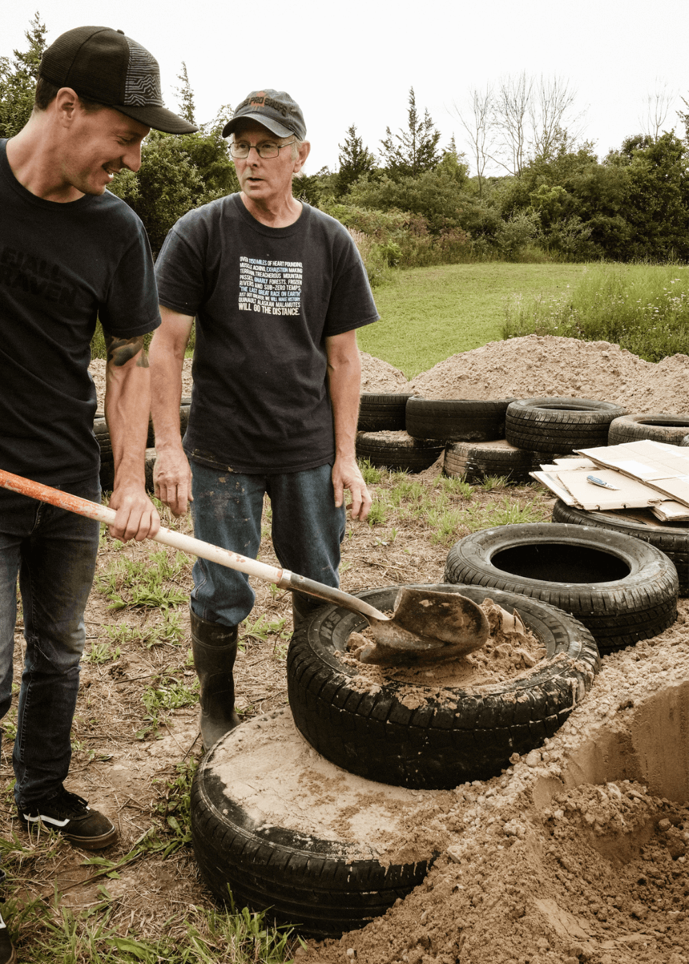 construction géonef par 2 hommes